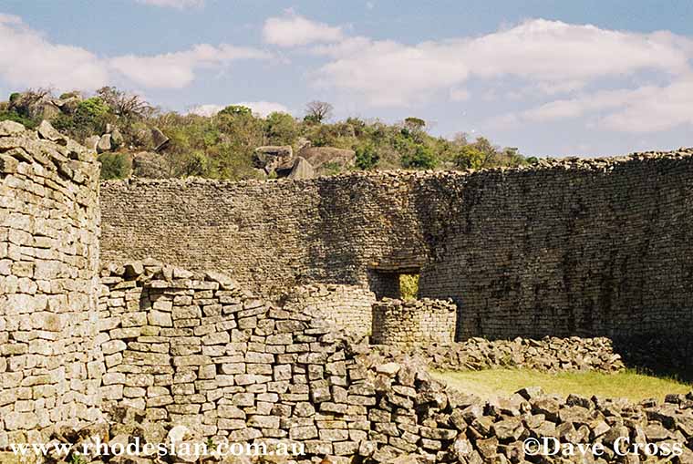 Photograph by Dave Cross of great enclosure of Zimbabwe Ruins